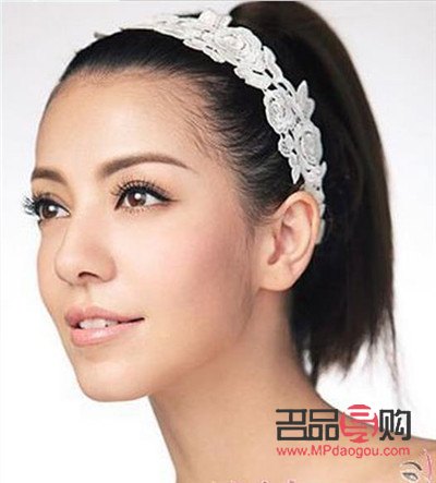 <h3>掌握技巧，畫眼線不暈染</h3>