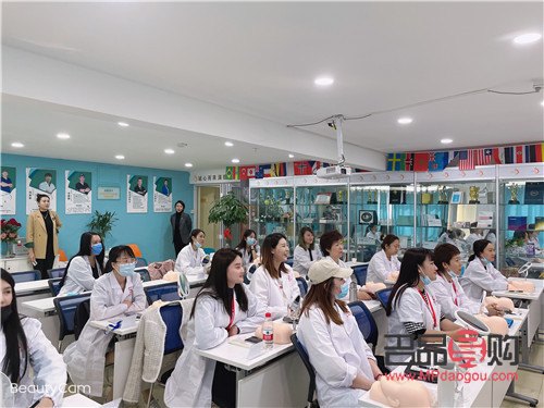 眼部細紋之醫美解決方案探究