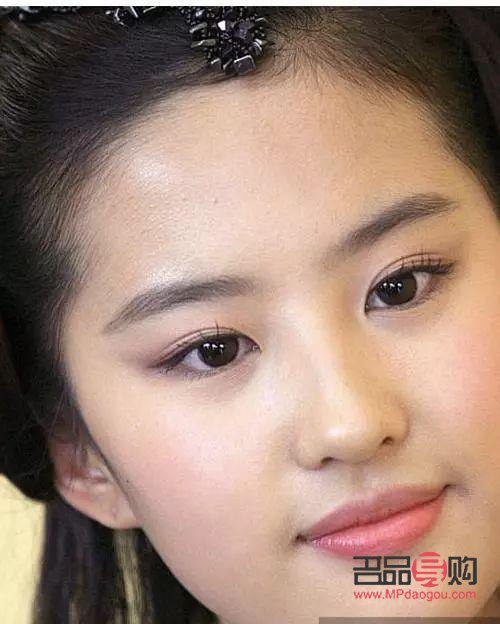<h3>雙眼皮做窄了能否加寬？女性應(yīng)該了解的事項(xiàng)</h3>