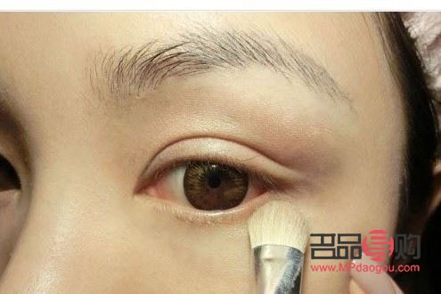 如何畫眼妝淡妝好看又簡單(如何畫眼妝淡妝好看又簡單圖片)