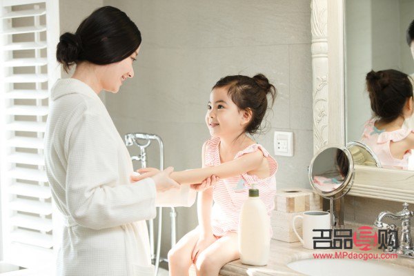 <h3>寶寶身體護理全攻略：呵護嫩滑肌膚，助力健康成長</h3>