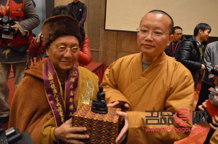 <h3>探尋各國特色禮物，選擇最動聽的贈送之選</h3>