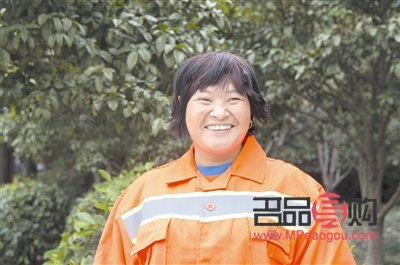美容師事跡怎么寫(美容師事跡怎么寫簡(jiǎn)短)