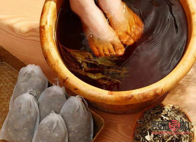 艾葉泡腳美容嗎(艾葉泡腳可以美容養顏嗎)