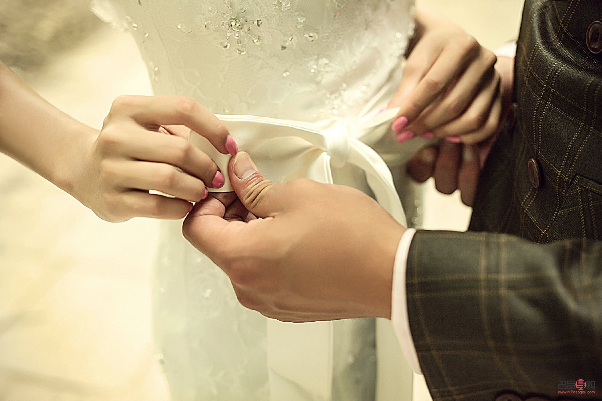 結婚新娘拿什么禮物——一份精心策劃的婚禮禮物指南