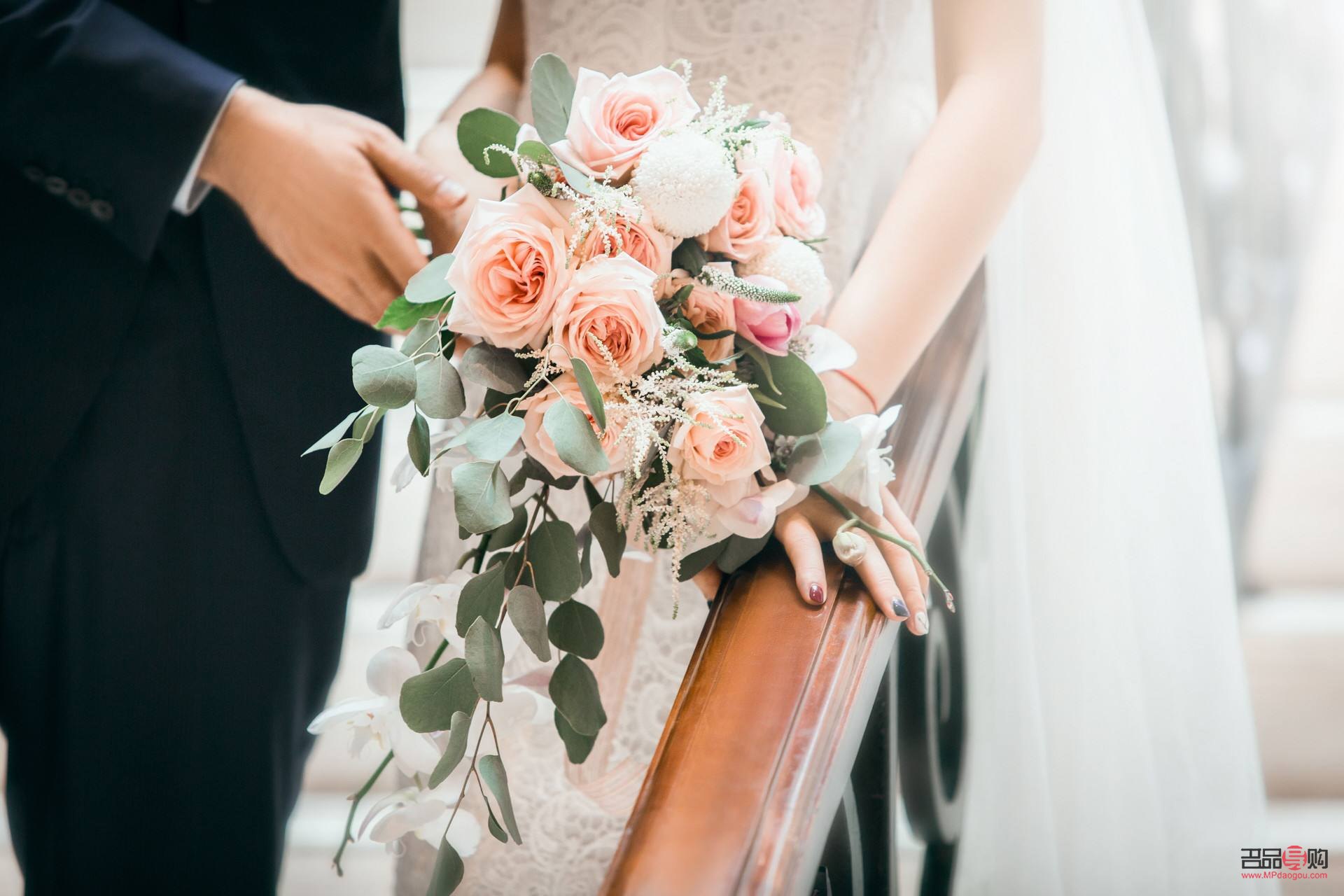 結(jié)婚新娘拿什么禮物——一份精心策劃的婚禮禮物指南