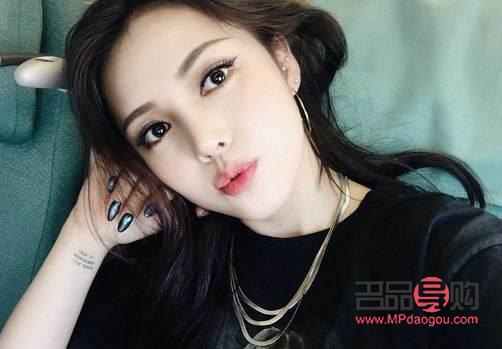 小鹿彩妝怎么拍照(小鹿彩妝怎么拍照的)