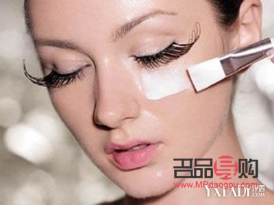 彩妝遮眼袋技巧大揭秘