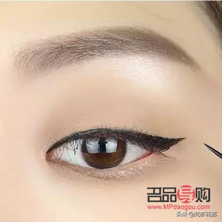 單眼皮眼線怎么畫(單眼皮眼線怎么畫初學者視頻)
