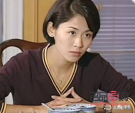 開扇和平扇雙眼皮的區別圖片對比(開扇和平扇雙眼皮哪個更顯年輕)
