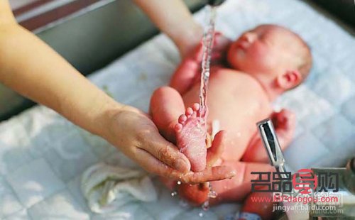 洗澡時該怎么護理身體(洗澡的時候應該怎么洗)