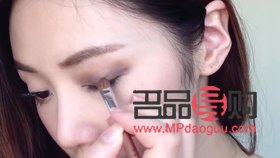 彩妝新手教程：輕松學(xué)會(huì)自己畫彩妝