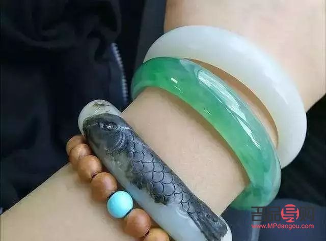 玉鐲的保養(yǎng)與身體護(hù)理秘籍