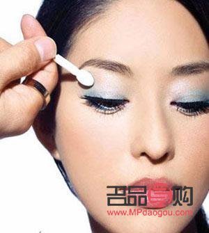 泊蝶彩妝怎么化(泊蝶彩妝怎么化妝的)
