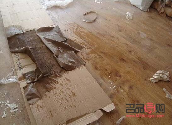 <h3>地板破損美容修復全攻略</h3>