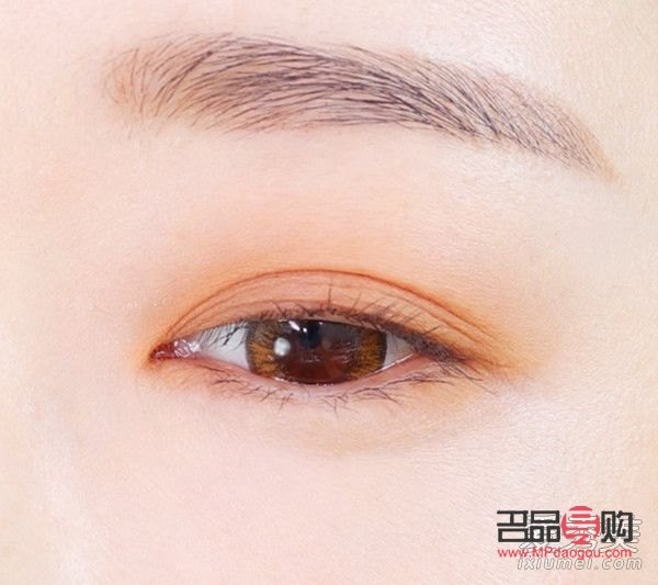 <h3>掌握眼影技巧，輕松打造迷人眼妝</h3>