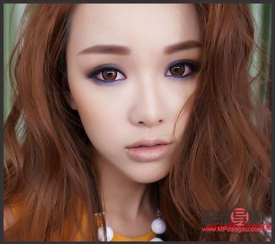 <h3>化妝教程：打造神秘藍色眼妝，讓你瞬間擁有迷人藍眸</h3>