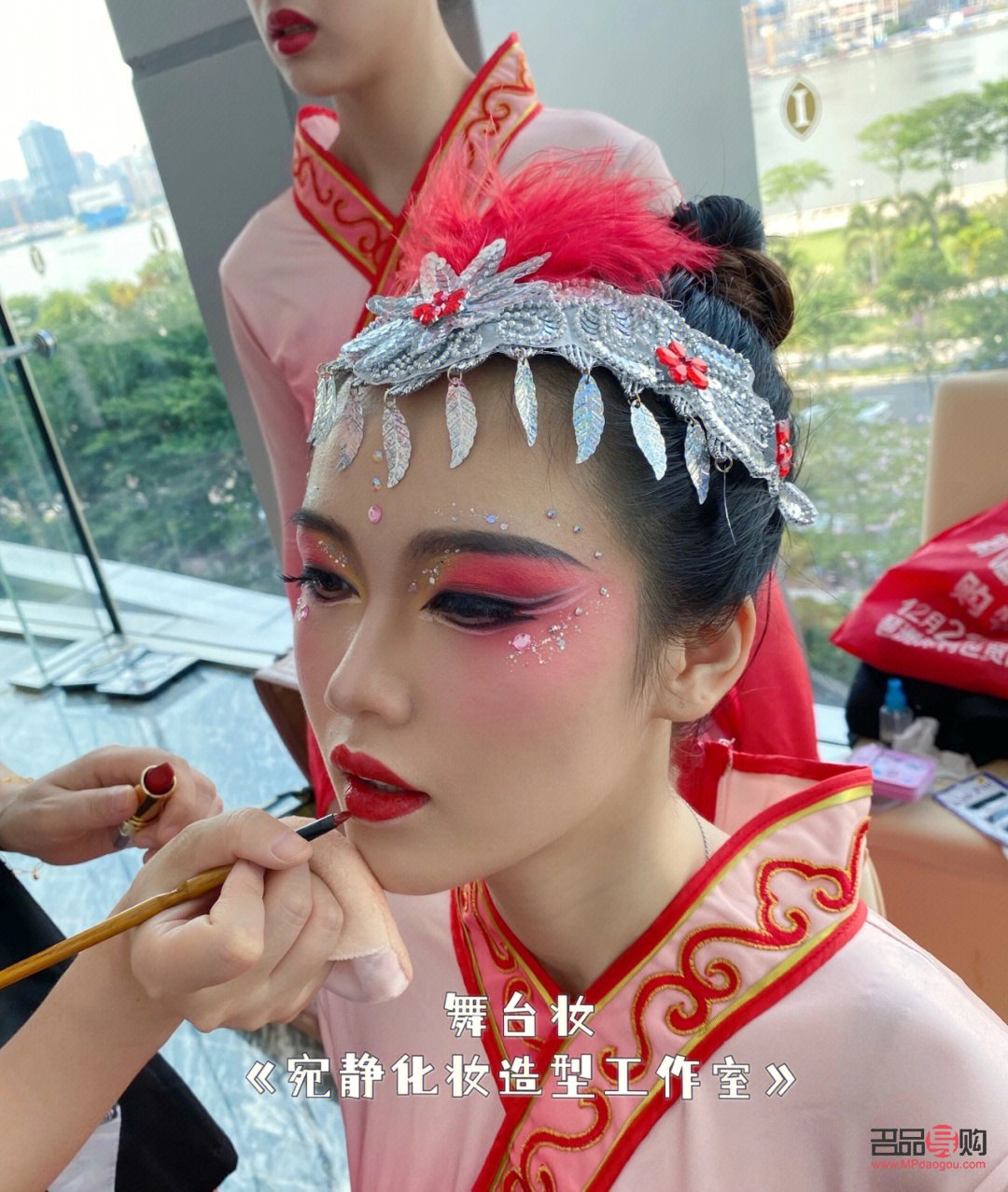 舞臺(tái)彩妝怎么購買(舞臺(tái)彩妝怎么購買便宜)
