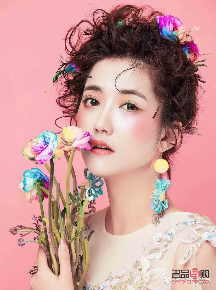 女生怎么選擇彩妝(女生怎么選擇彩妝顏色)