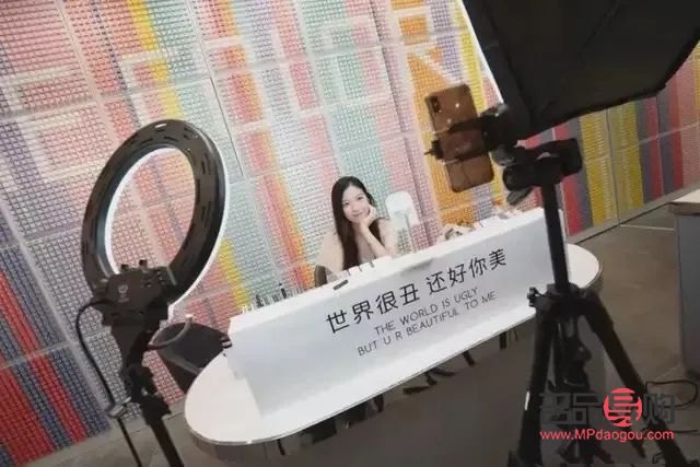 <h3>彩妝引流策略大揭秘：打造魅力彩妝品牌，吸引無數(shù)粉絲追捧！</h3>