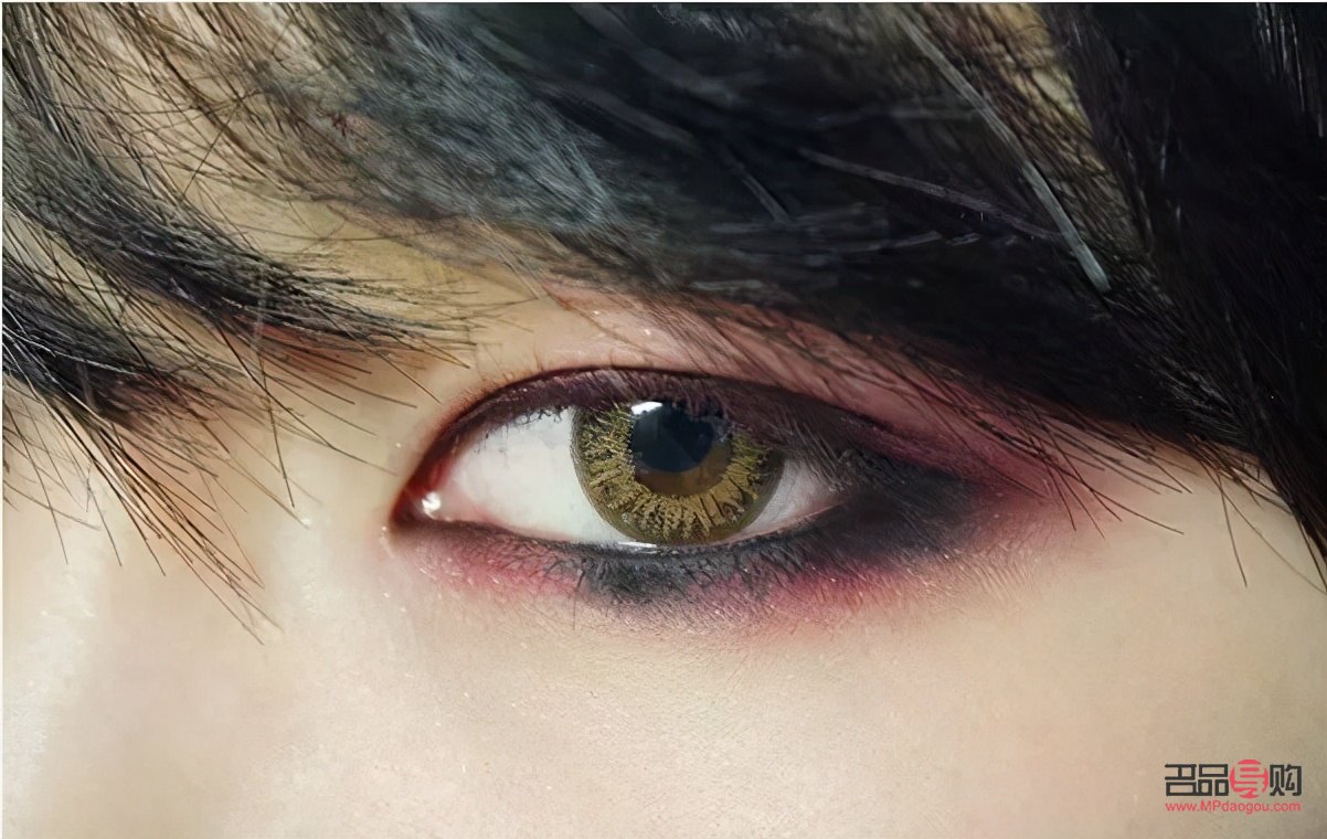 男生如何畫眼妝更吸睛？