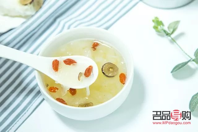 銀耳羹美容么(銀耳羹美容么有營養嗎)