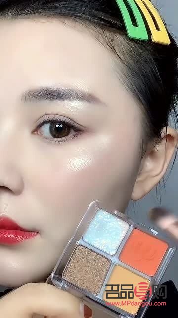 眼妝教程日常化妝濃妝圖片(眼妝教程日?；瘖y濃妝圖片女)