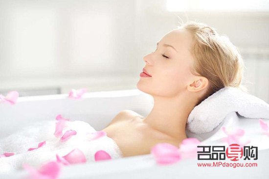 牛奶沐浴美容法，讓肌膚如絲般柔滑
