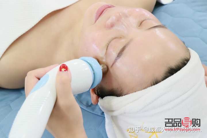 女生學美容掙錢嗎(女生學美容會很掙錢嗎)