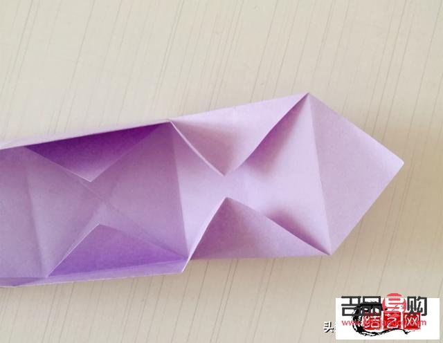 <h3>用紙制作禮物盒的詳細教程</h3>