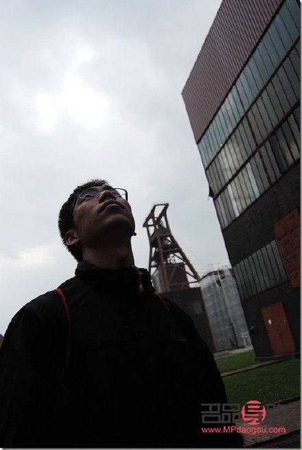 <h3>眼睛凸出來怎么治：了解成因，尋求專業(yè)治療</h3>