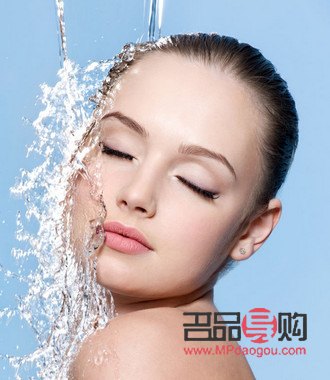 身體補(bǔ)水秘籍：呵護(hù)肌膚，水潤(rùn)從內(nèi)到外