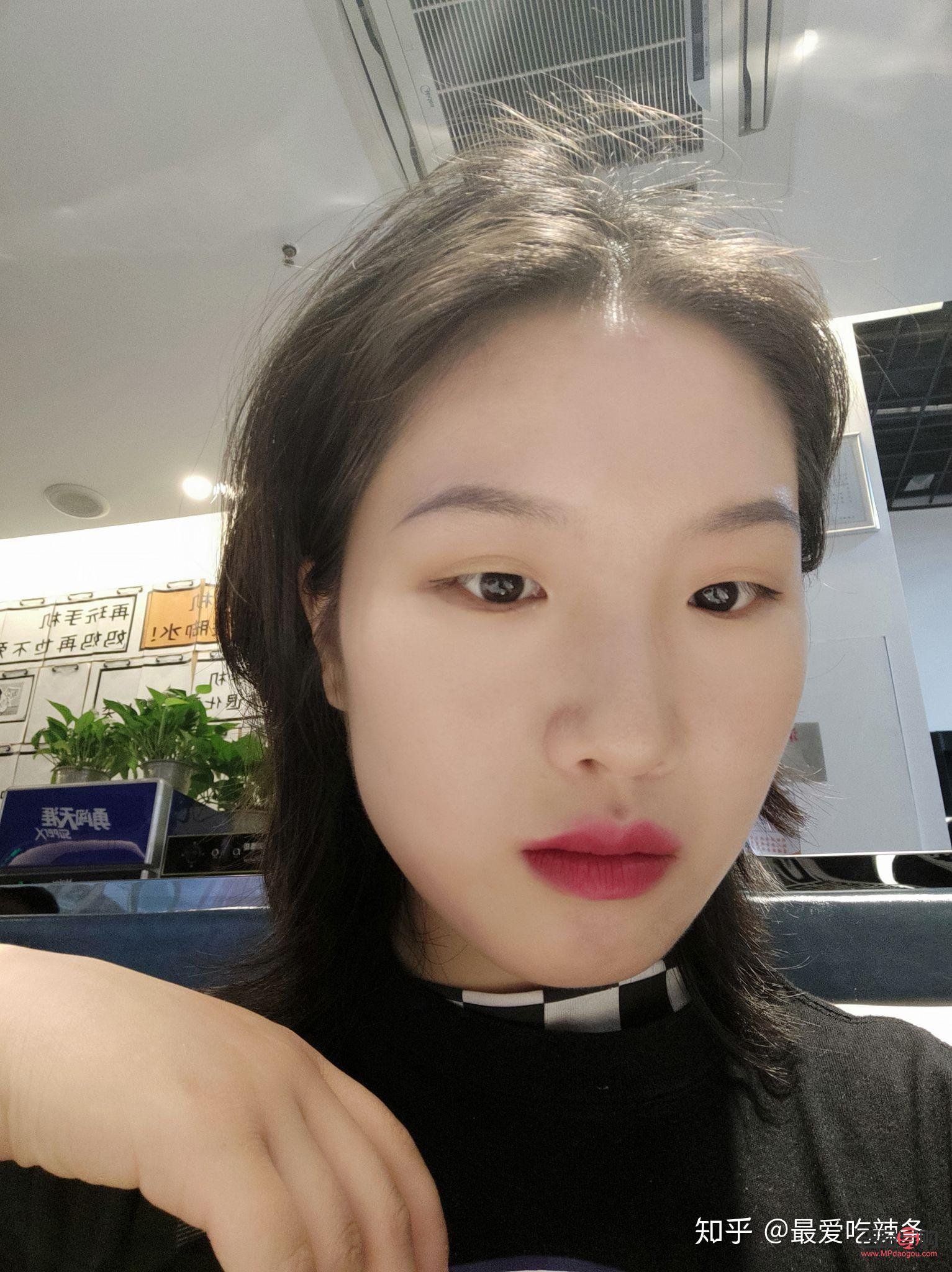 有沒有一個單眼皮一個雙眼皮的人(有沒有可能一個單眼皮一個雙眼皮)