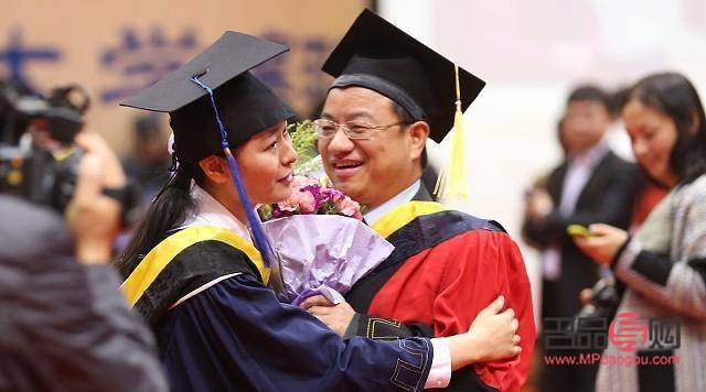 碩士送導師什么禮物(碩士送導師什么禮物比較好)