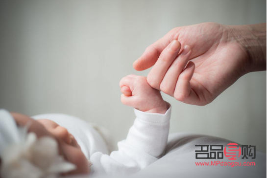 <h3>早產(chǎn)兒身體弱怎么護(hù)理</h3>