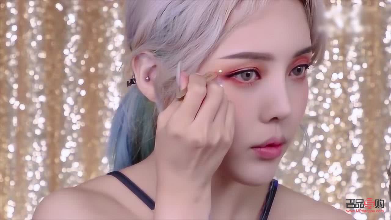 彩妝愛(ài)心怎么化妝(彩妝愛(ài)心怎么化妝好看)