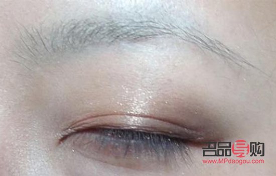 如何判斷嬰兒是雙眼皮(如何判斷嬰兒是雙眼皮還是內雙)
