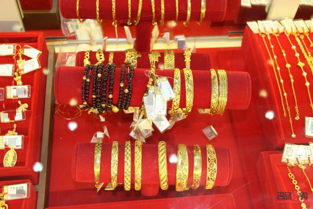 投資黃金去銀行買還是金店買(投資黃金去銀行買還是金店買好)