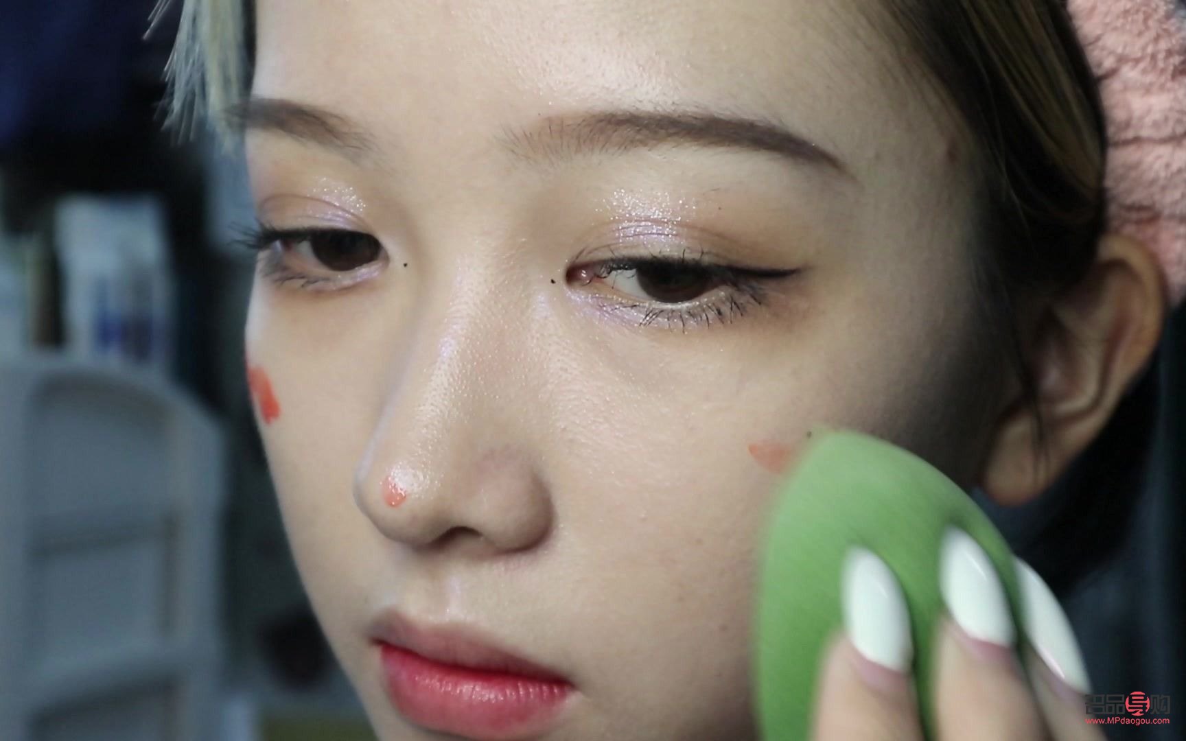 在家怎么自學彩妝(在家怎么自學彩妝視頻)