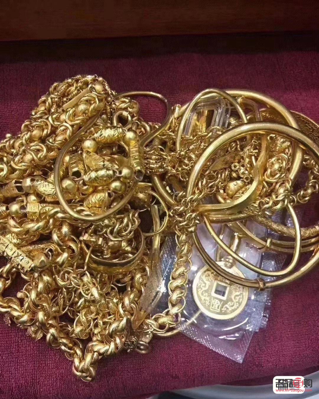 黃金店回不回收黃金飾品(金店回收不回收黃金)