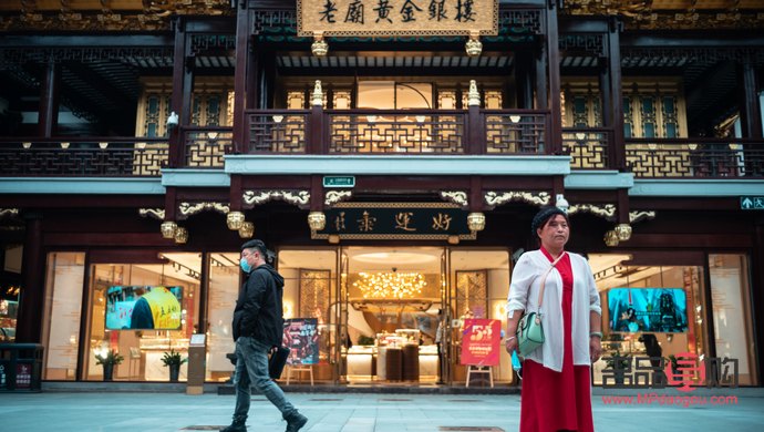 探秘上海老鳳祥黃金店豫園店：傳承百年匠心，閃耀黃金光輝