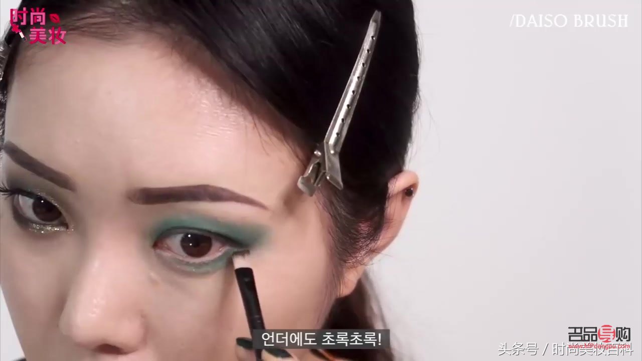 怎么化簡(jiǎn)單彩妝(怎么化簡(jiǎn)單彩妝教程)