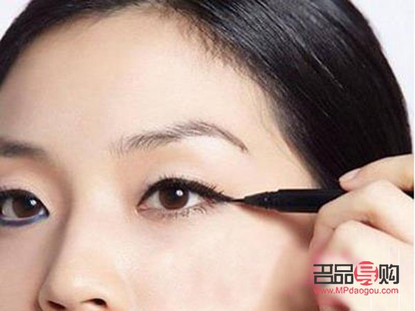 單眼線怎么畫(huà)眼線(單眼線怎么畫(huà)眼線視頻)