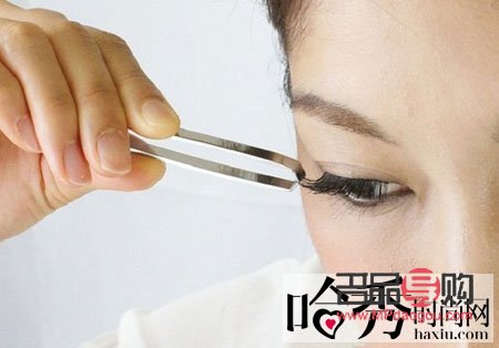 眼影和眼線哪個先用(眼影和眼線哪個先用比較好)