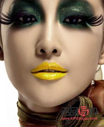 古風彩妝：古典韻味與現代美妝的完美結合