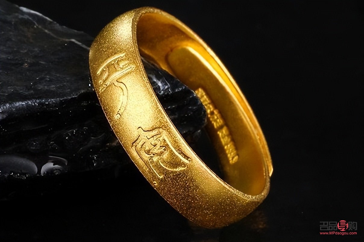 <h3>黃金回收哪個(gè)品牌好？全面解析黃金回收市場(chǎng)</h3>