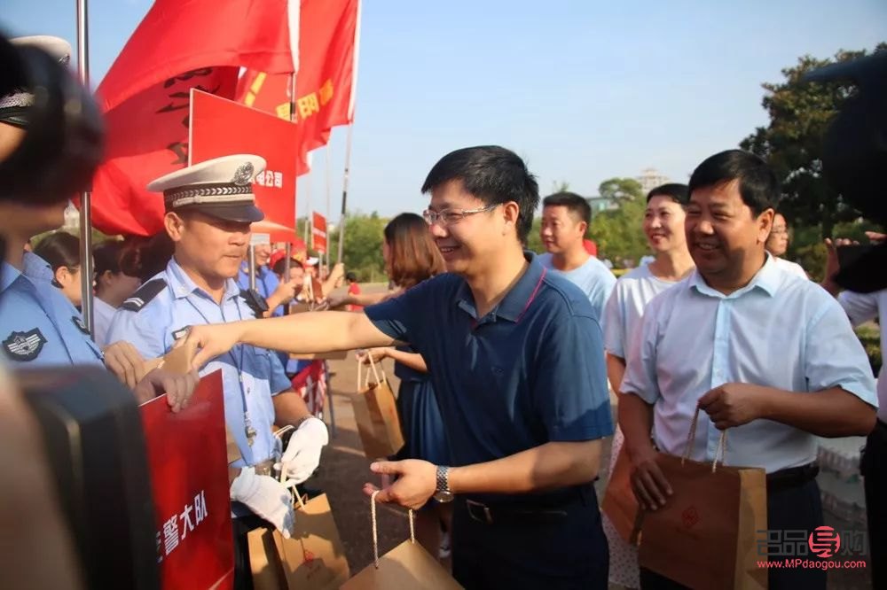 <h3>縣委副書記禮物送啥？精心挑選，傳遞心意與責任</h3>
