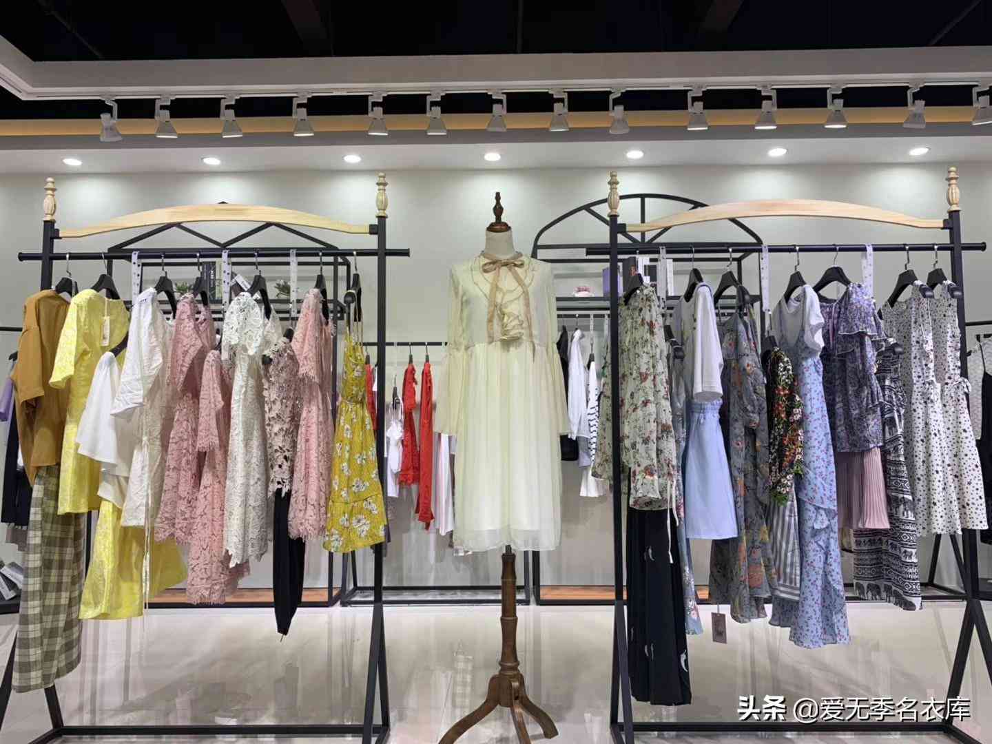 自己開個(gè)服裝店要怎么經(jīng)營