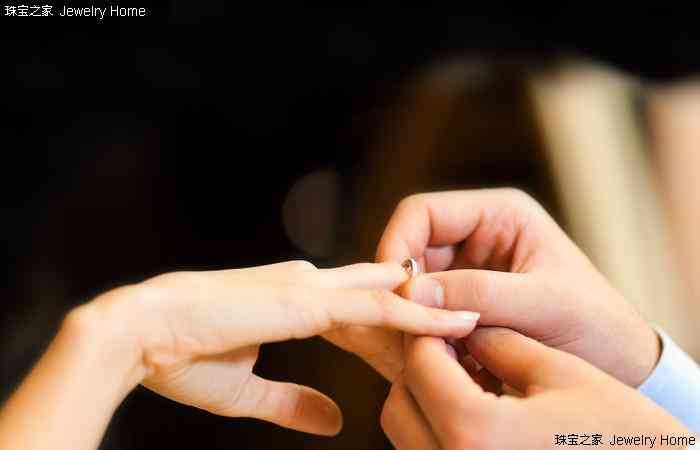 訂婚戒指和結婚戒指有什么區別(結婚戒指跟訂婚戒指有什么區別)