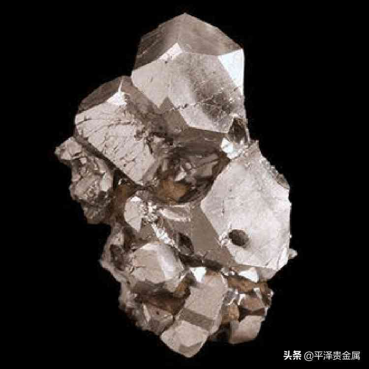 黃金好還是鉑金好(結(jié)婚戒指買黃金好還是鉑金好)